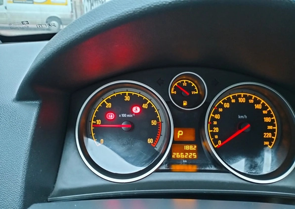 Opel Astra cena 10900 przebieg: 266000, rok produkcji 2006 z Grudziądz małe 121